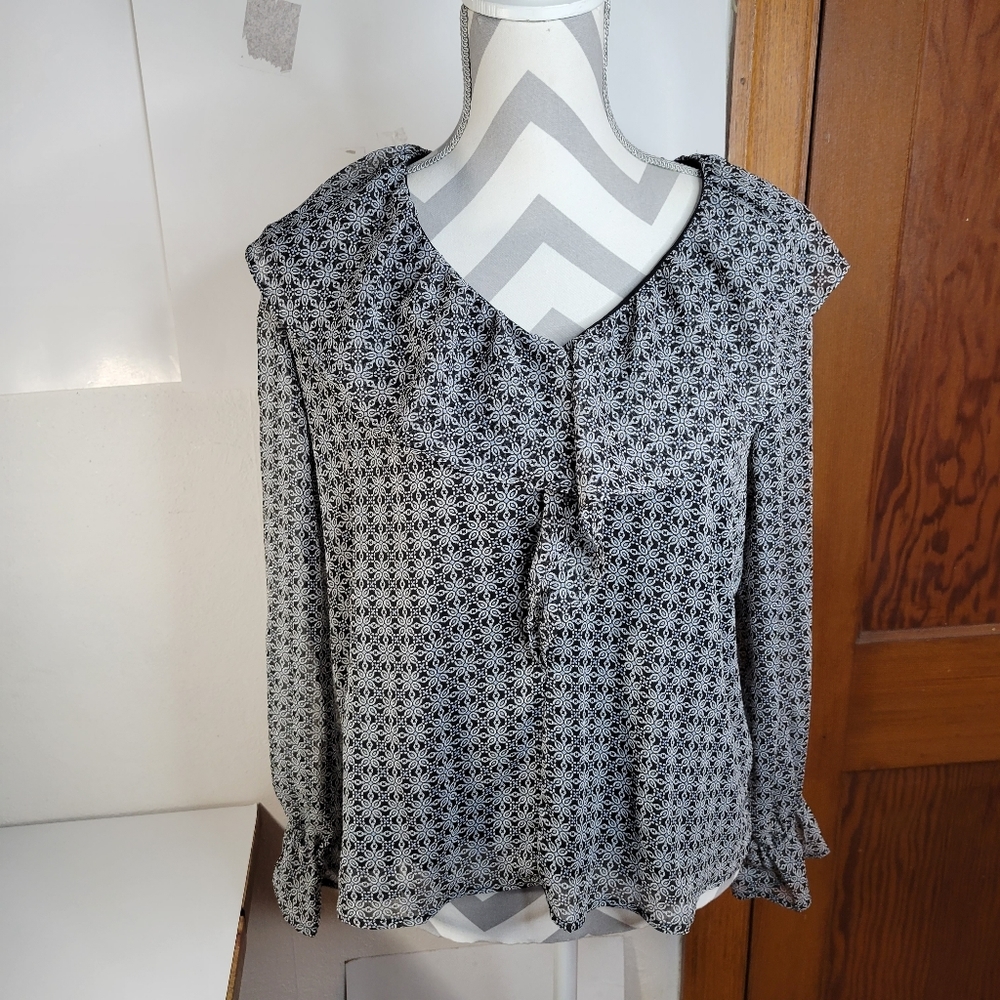 Womans Loft Black White Lined Sheer Ruffled Patterned Size Small Petite